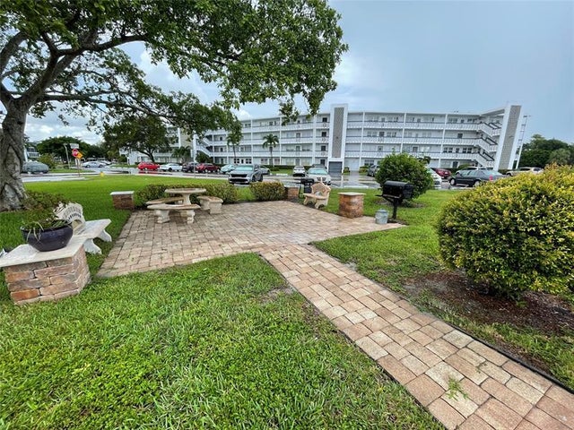 1 of 69 - 139 Oakridge J 139, Deerfield Beach, FL