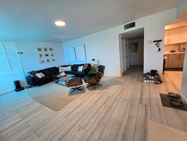 4 of 26 - 3800 N Hills Dr 416, Hollywood, FL