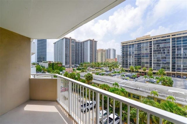 3 of 12 - 1985 S Ocean Dr 5a, Hallandale, FL