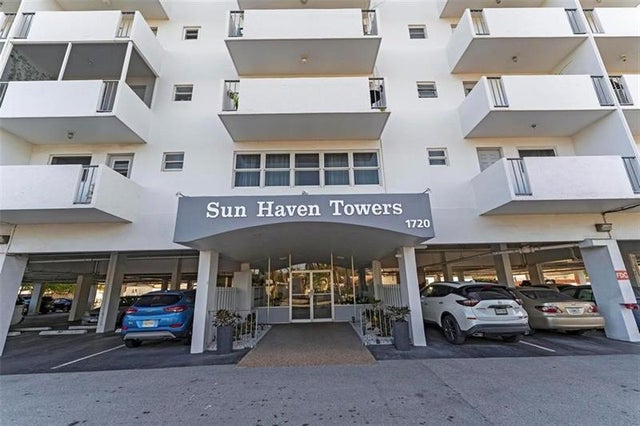 1 of 23 - 1720 Jefferson St 514, Hollywood, FL