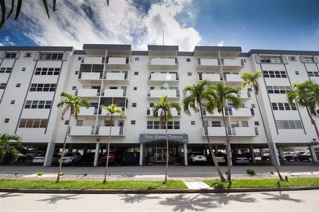 2 of 23 - 1720 Jefferson St 514, Hollywood, FL