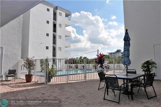 5 of 23 - 1720 Jefferson St 514, Hollywood, FL