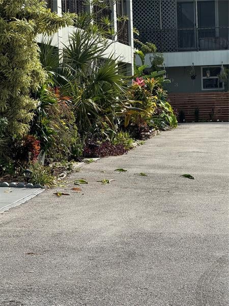 1 of 5 - 2452 Taylor St 204, Hollywood, FL