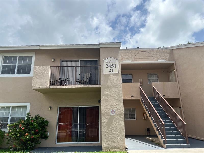 2451 Nw 96th Ter 21g, Hollywood