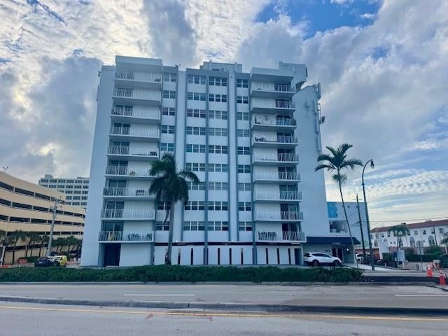 1 of 21 - 211 S Ocean Dr 603, Hollywood, FL