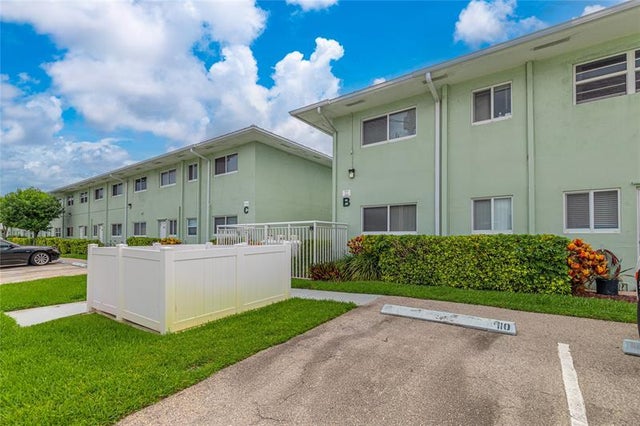 3 of 38 - 2100 Ne 38th St 216, Lighthouse Point, FL