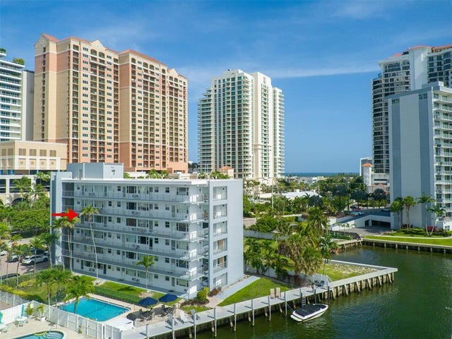 1 of 43 - 9 N Birch Rd 401, Fort Lauderdale, FL