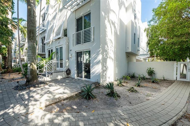 1 of 47 - 801 Se 12th Court, Fort Lauderdale, FL