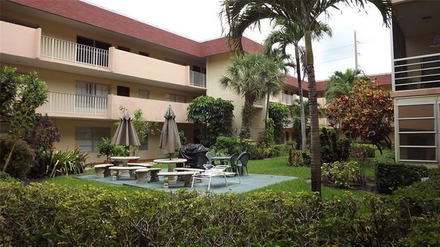1 of 14 - 3071 Nw 47th Ter 129, Lauderdale Lakes, FL