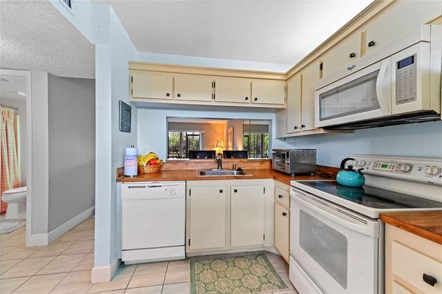 5 of 29 - 7118 Golf Colony Ct 103, Lake Worth, FL