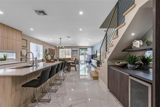 5 of 36 - 811 Sw 10th Terrace, Fort Lauderdale, FL