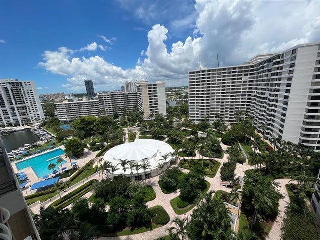3 of 37 - 2500 Parkview Dr 1618, Hallandale, FL