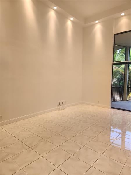 1 of 22 - 20347 West Country Club Drive Th 15, Aventura, FL