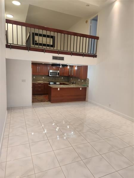 3 of 22 - 20347 West Country Club Drive Th 15, Aventura, FL