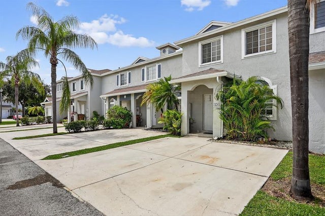 3 of 47 - 4761 Sw 14th Place 4761, Deerfield Beach, FL