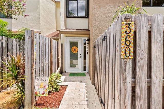 2 of 30 - 360 City View Dr, Fort Lauderdale, FL
