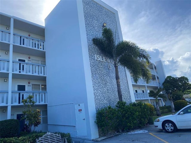 2 of 39 - 4003 Islewood D 4, Deerfield Beach, FL