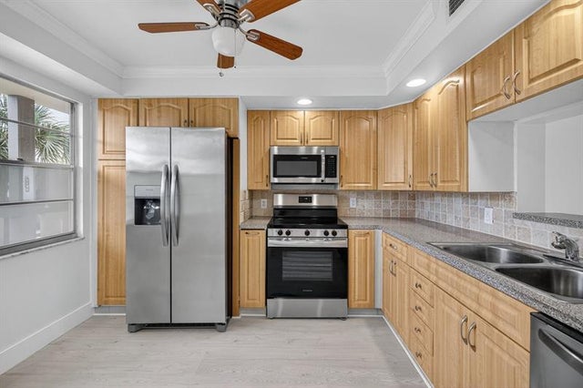 2 of 24 - 2902 Victoria Cir G3, Coconut Creek, FL