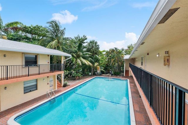 5 of 33 - 1826 N Dixie Hwy 104, Fort Lauderdale, FL