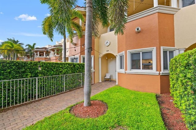 3 of 29 - 919 Ne 17th Way, Fort Lauderdale, FL
