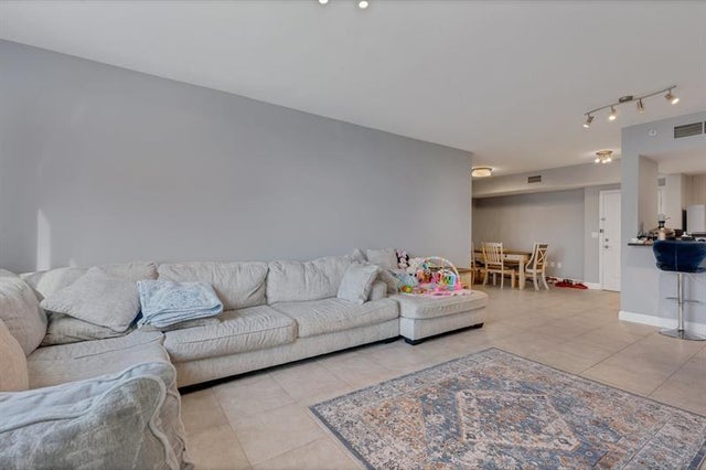4 of 16 - 511 Se 5th Ave 912, Fort Lauderdale, FL