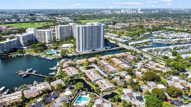 2 of 10 - 419 Leslie Dr 419, Hallandale, FL