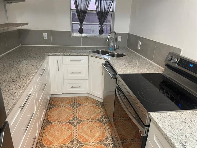 2 of 12 - 1840 Dewey St 102, Hollywood, FL