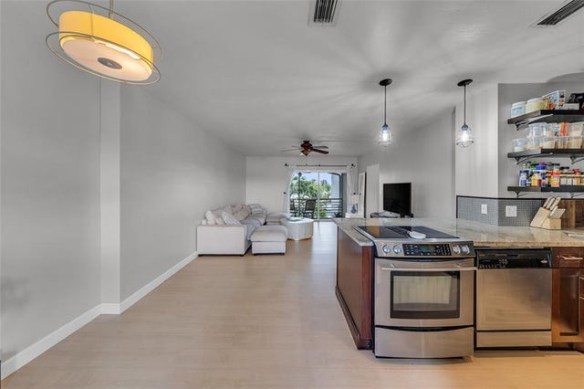 5 of 33 - 1535 Se 15th St 305, Fort Lauderdale, FL