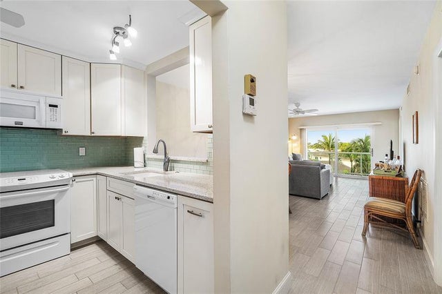 5 of 49 - 6000 N Ocean Blvd 4f, Lauderdale By The Sea, FL