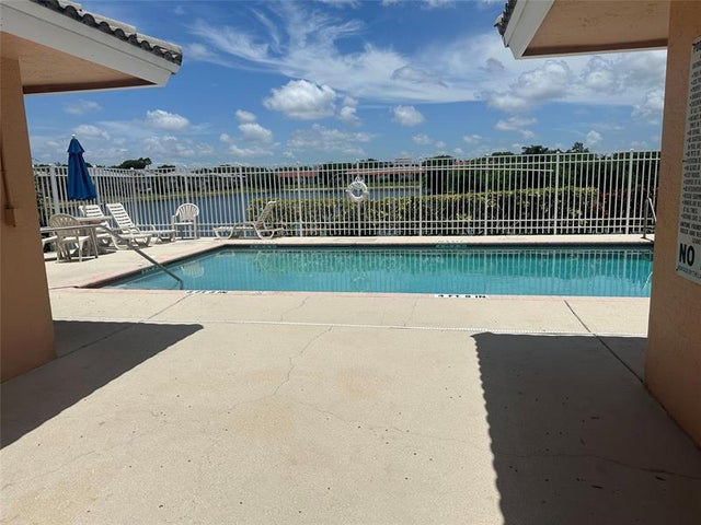2 of 12 - 3263 Nw 44th St 6, Fort Lauderdale, FL