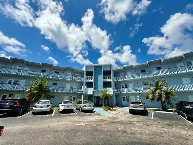 1 of 49 - 2300 Park Ln 311, Hollywood, FL