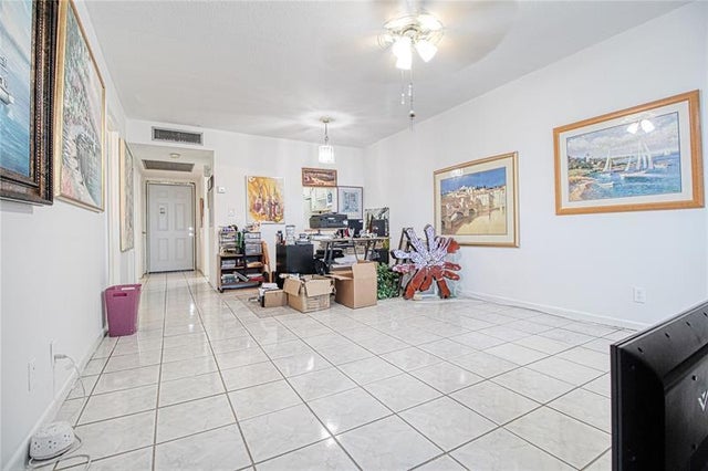 4 of 49 - 2300 Park Ln 311, Hollywood, FL
