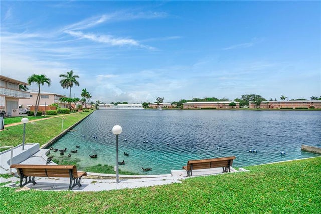 1 of 15 - 1050 Sw 11th St 1l, Hallandale, FL