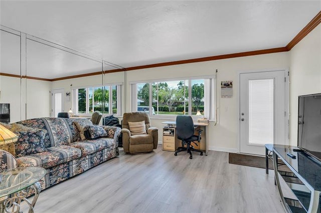 5 of 15 - 1050 Sw 11th St 1l, Hallandale, FL