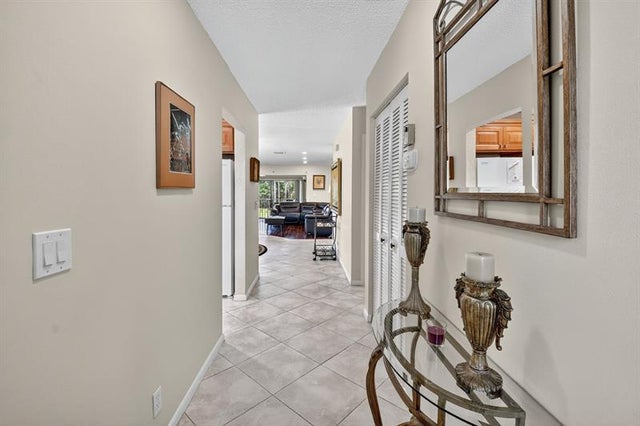 4 of 47 - 21669 Tall Palm Cir 1b, Boca Raton, FL