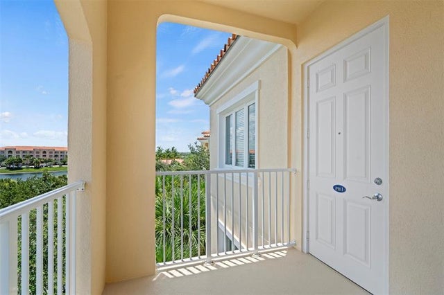 4 of 52 - 14 Harbour Isle Dr Ph01, Fort Pierce, FL