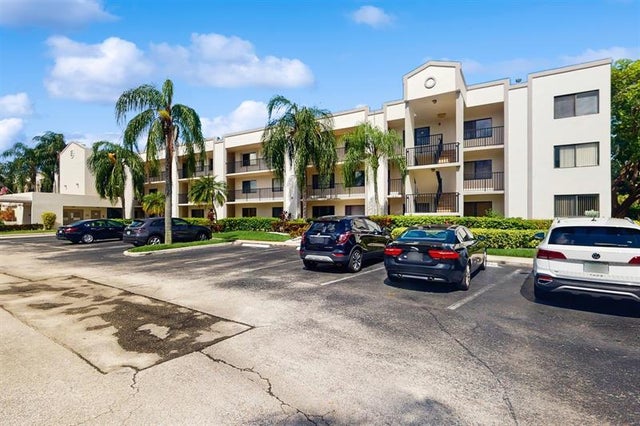 2 of 26 - 10352 E Clairmont Cir 1, Fort Lauderdale, FL