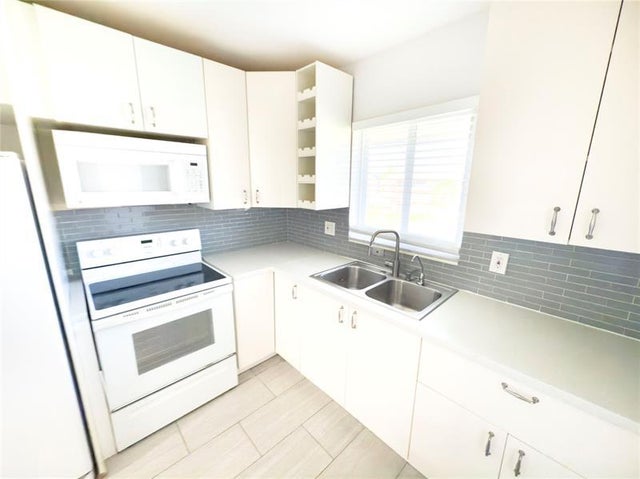 3 of 24 - 5300 Washington St D303, Hollywood, FL