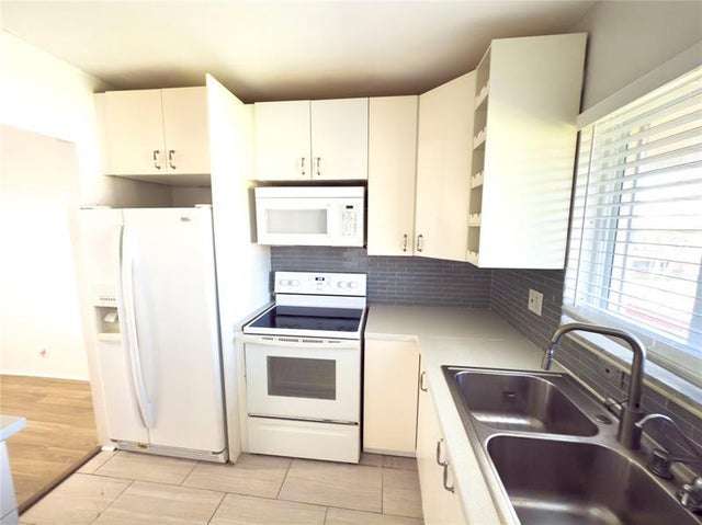4 of 24 - 5300 Washington St D303, Hollywood, FL