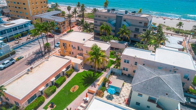 2 of 25 - 311 Connecticut St 4, Hollywood, FL
