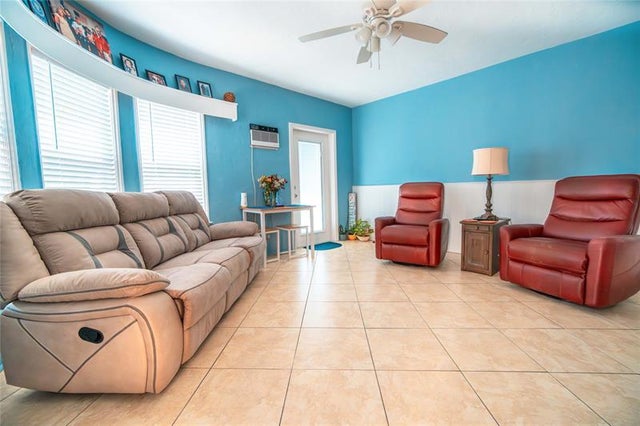 4 of 25 - 311 Connecticut St 4, Hollywood, FL