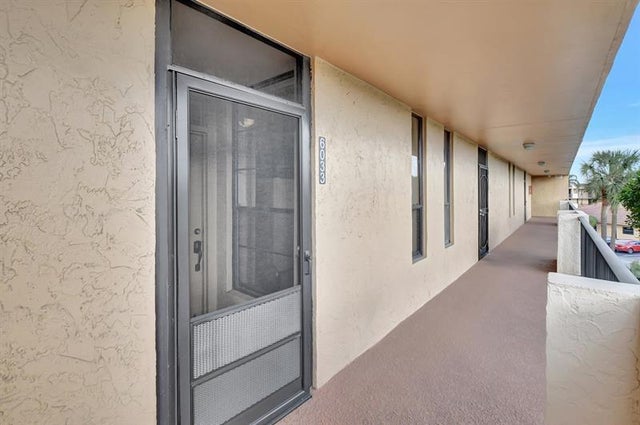 5 of 49 - 6033 Coral Lake Dr 6033, Margate, FL
