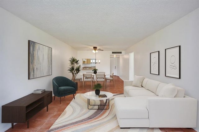 2 of 52 - 9481 Evergreen Pl 103, Davie, FL