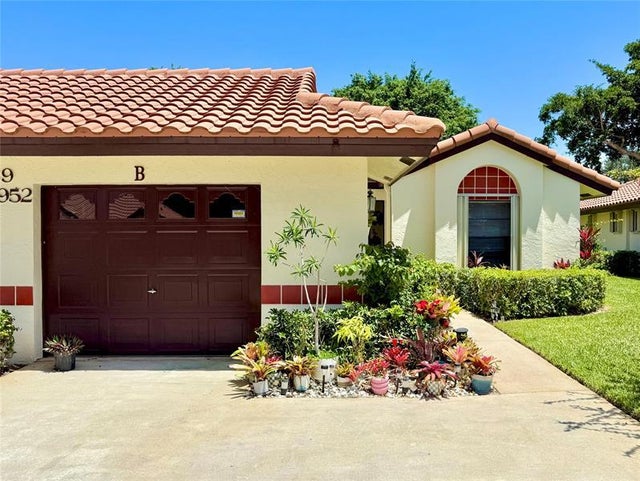 1 of 48 - 10952 Roebelini Palm Ct B, Boynton Beach, FL