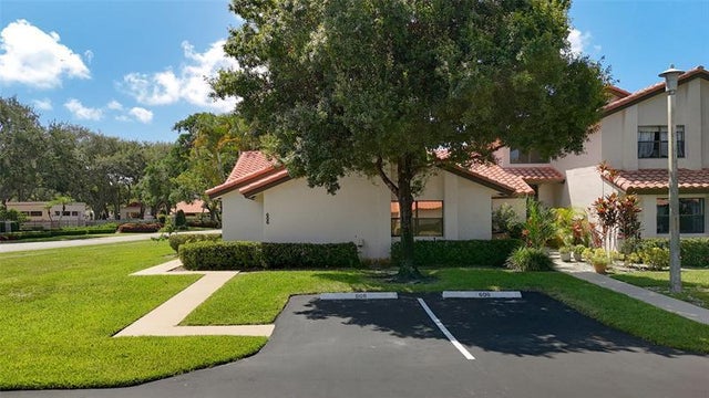 4 of 61 - 606 Deer Creek Lake Point North Ln, Deerfield Beach, FL
