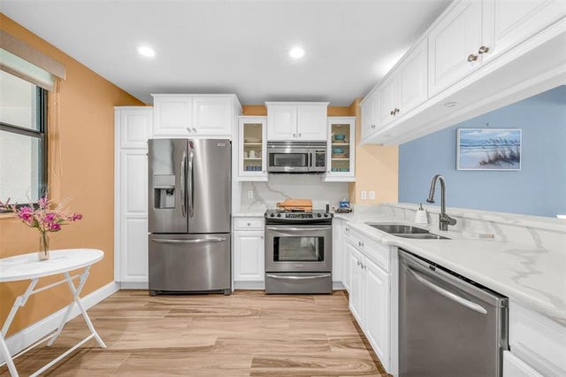 3 of 36 - 827 Oak Harbour Drive 827, Juno Beach, FL
