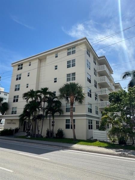 3 of 13 - 1901 S Ocean Dr 102, Hollywood, FL