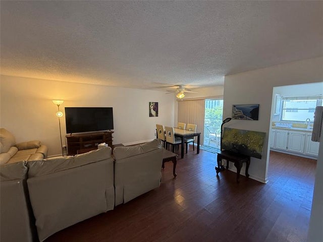 2 of 7 - 4042 Nw 19th St 402, Lauderhill, FL
