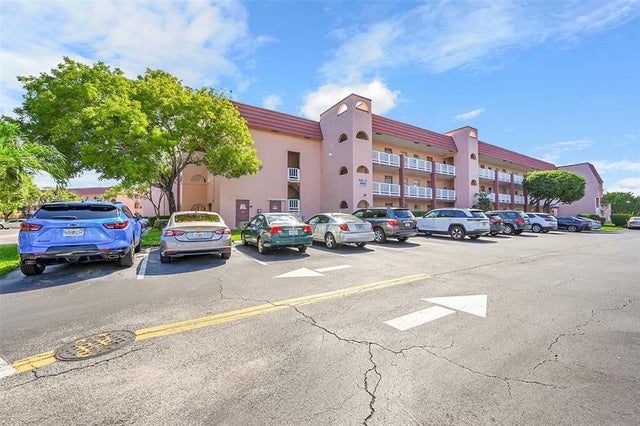 2 of 49 - 9480 Sunrise Lakes Blvd 111, Sunrise, FL