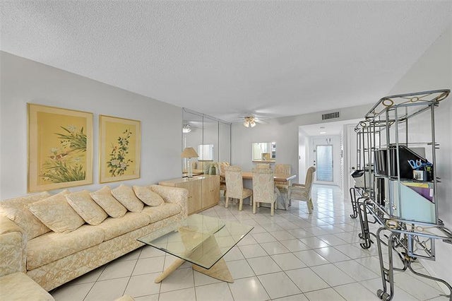 4 of 49 - 9480 Sunrise Lakes Blvd 111, Sunrise, FL